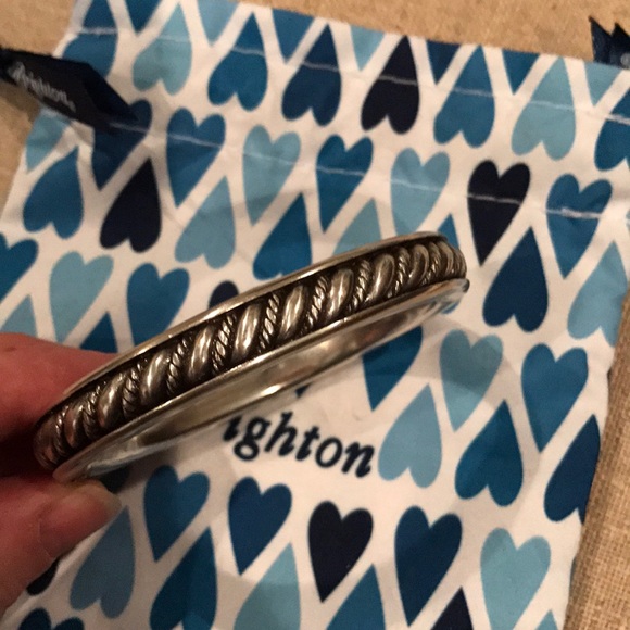 Brighton Jewelry - NWOT. Brighton oval hinged bracelet